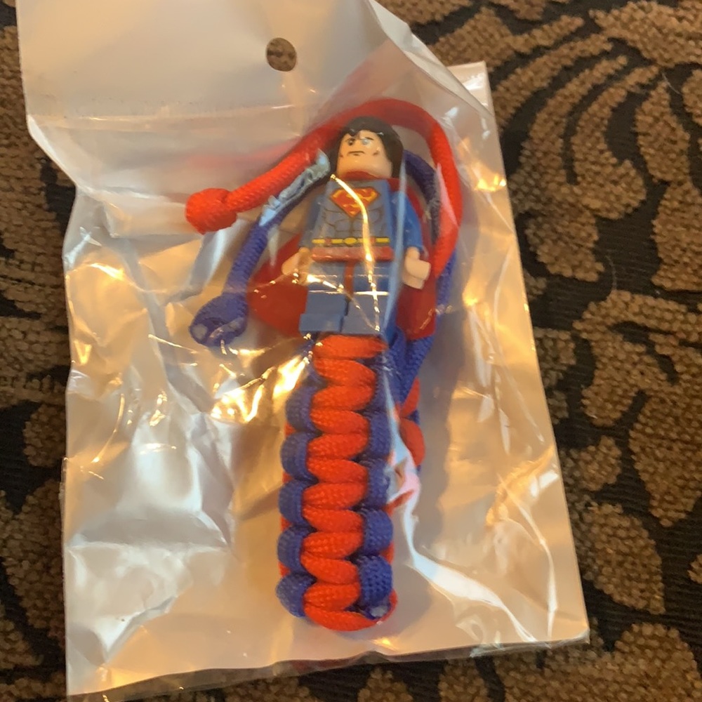 Superman Kids Paracord Bracelet - Picture 3 of 3